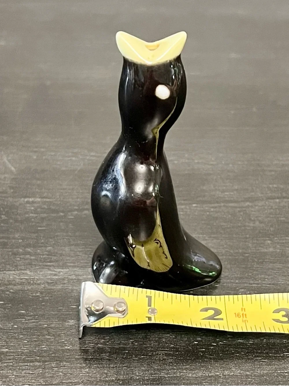 VTG Ceramic Blackbird Pie Bird Vent Funnel Crow Yellow Beak Kitschy 3.75” MCM